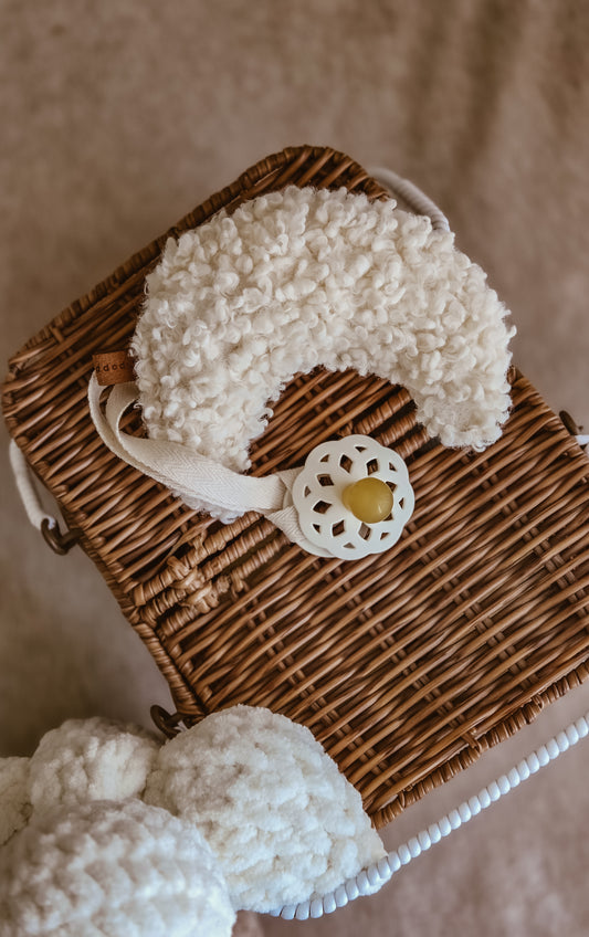 Bouclé Moon Pacifier Chain – Handmade Dummy Chain in Soft Neutral