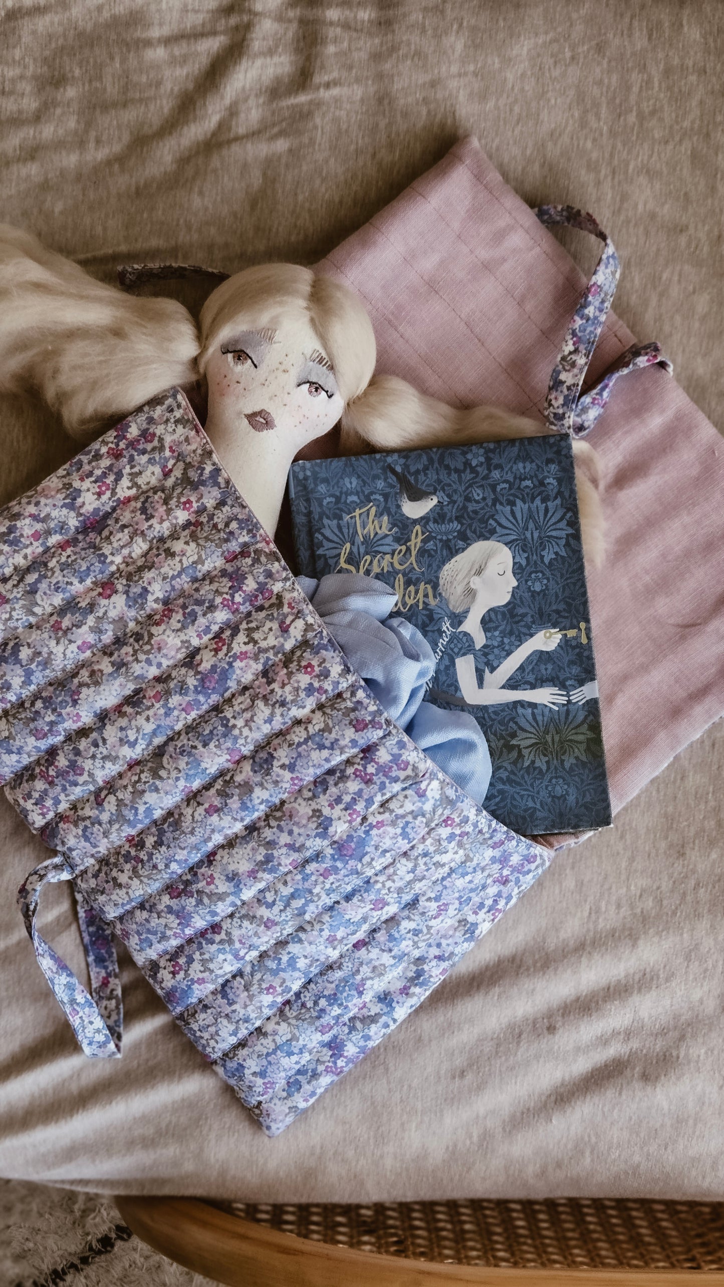 Silly Goose Quilted Book Sleeve – Floral Book Bag