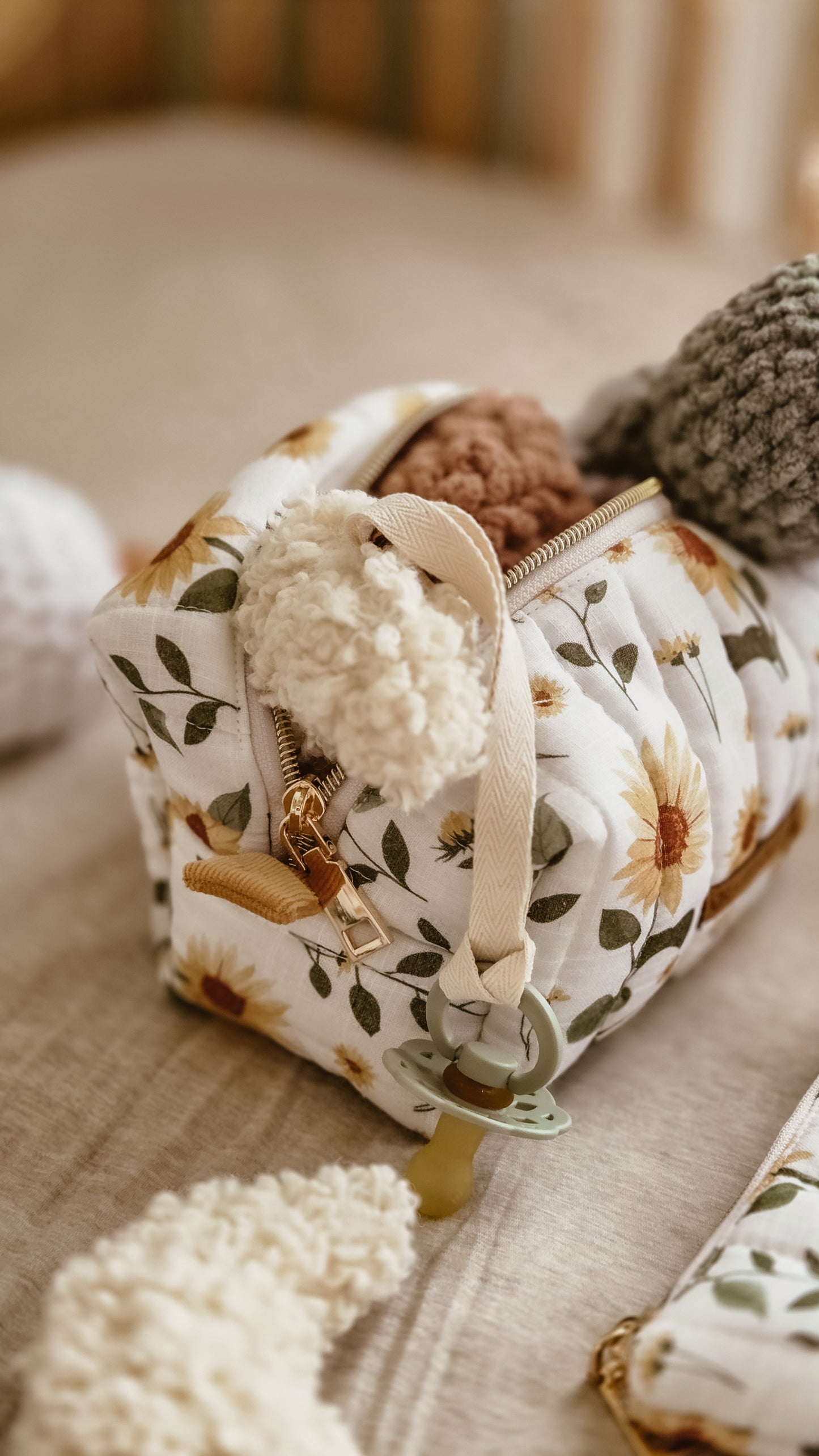 Bouclé Moon Pacifier Chain – Handmade Dummy Chain in Soft Neutral