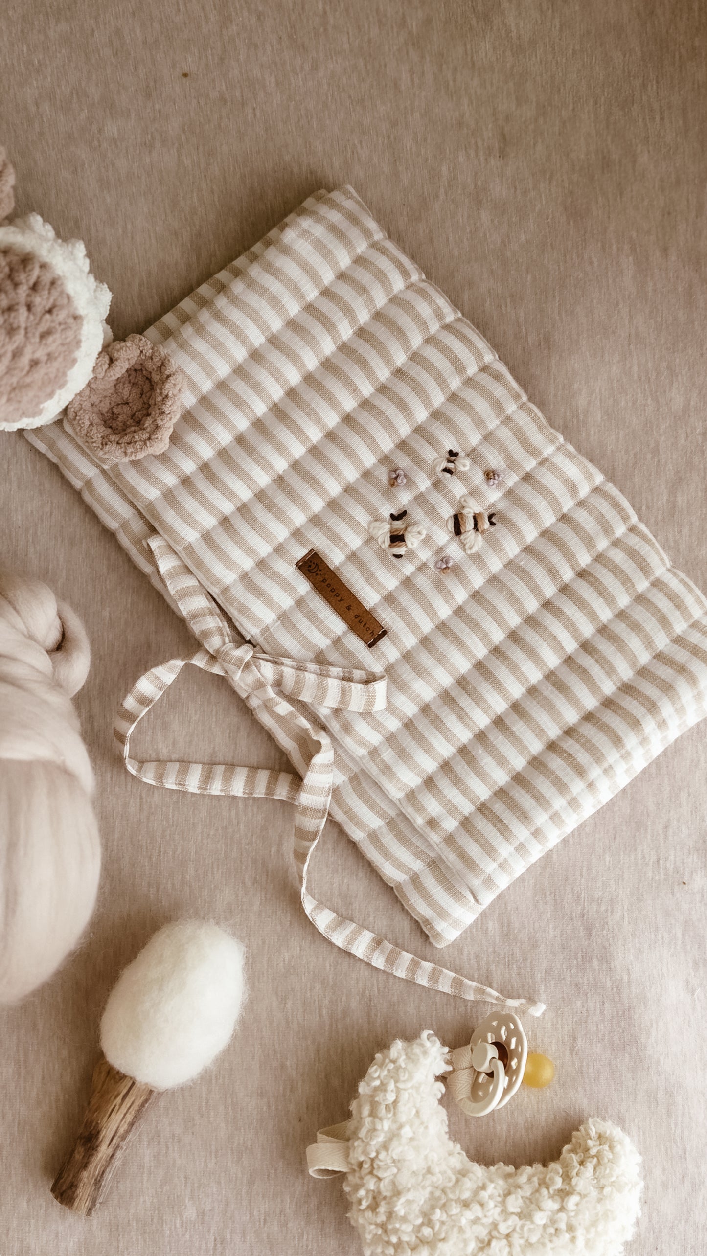 Bee Happy Quilted Book Sleeve – Stripe Linen book bag
