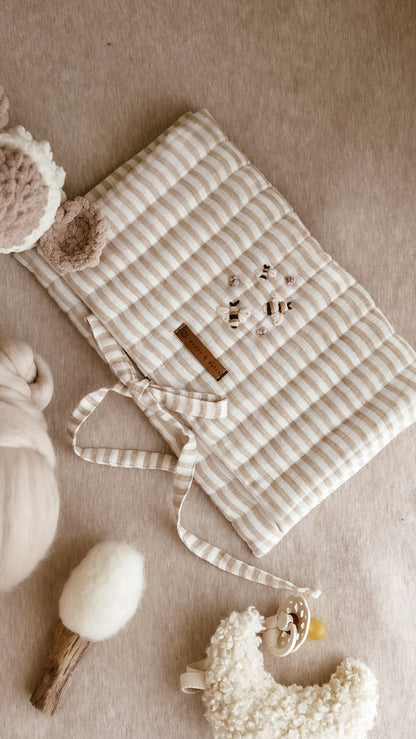 Bee Happy Quilted Book Sleeve – Stripe Linen book bag