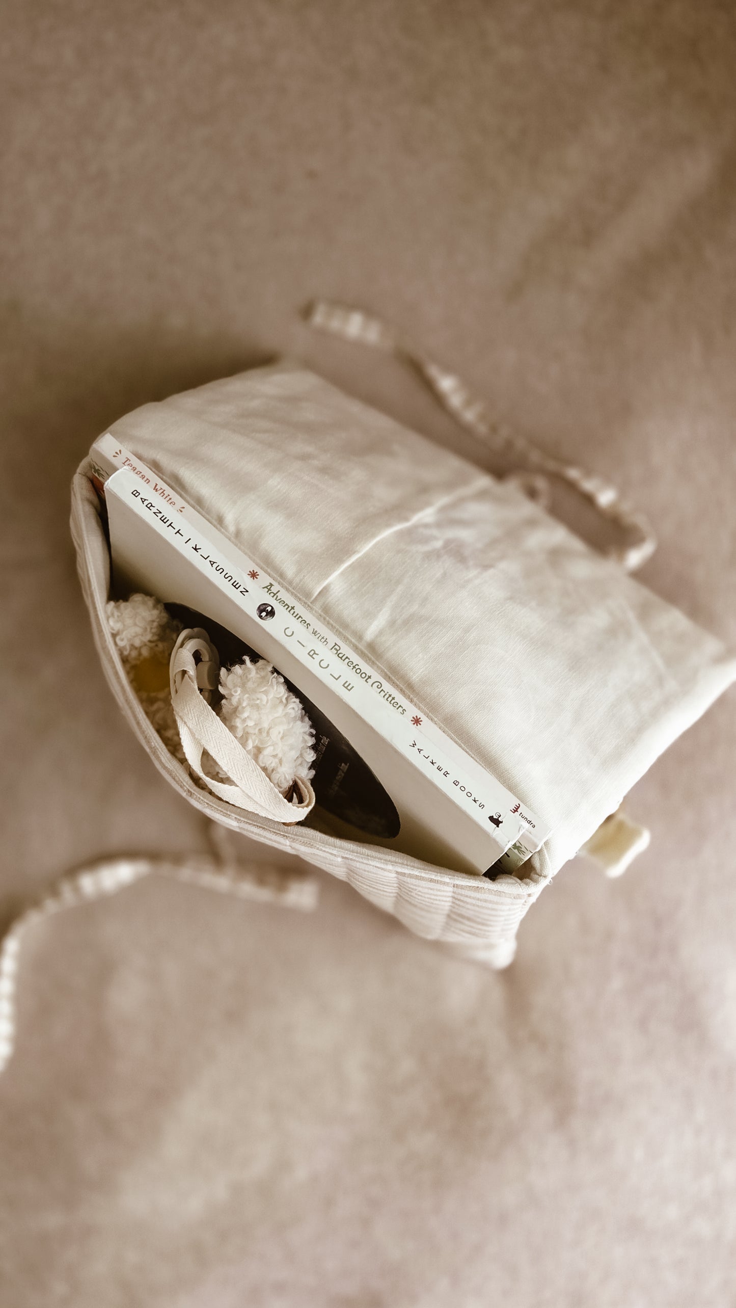Bee Happy Quilted Book Sleeve – Stripe Linen book bag