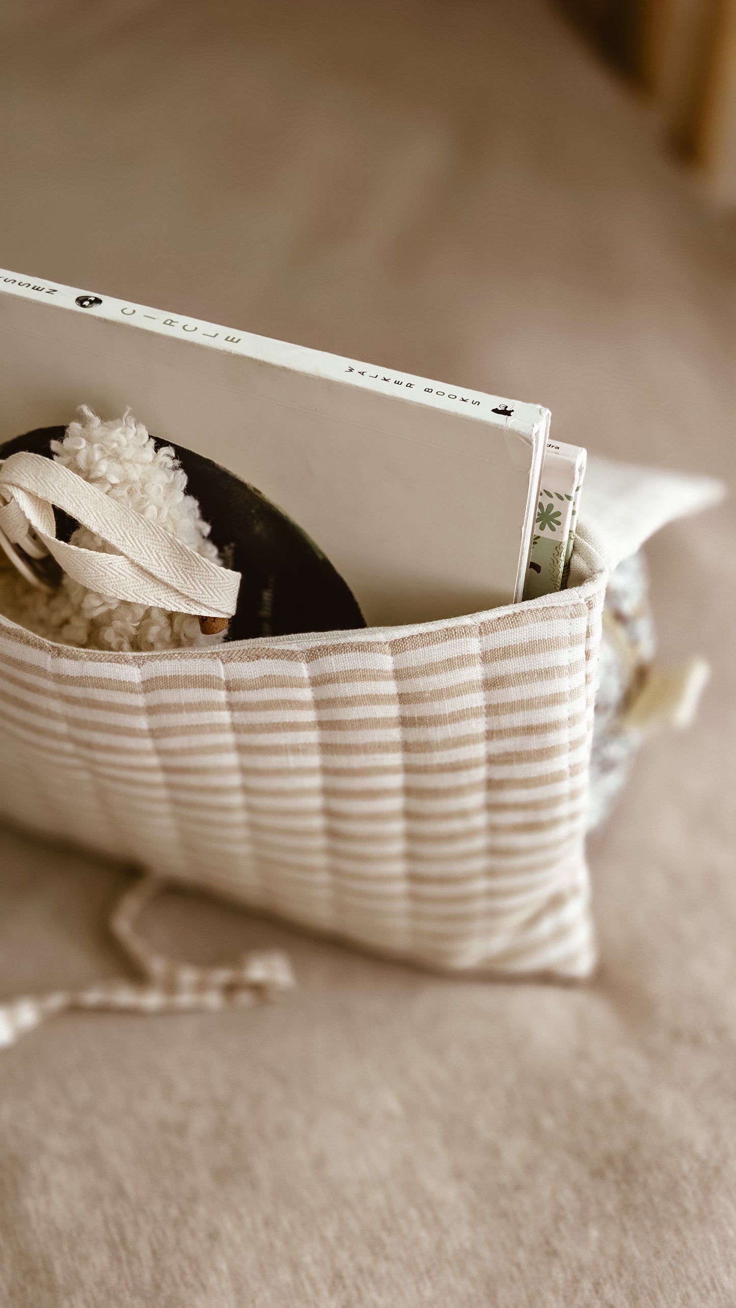 Bee Happy Quilted Book Sleeve – Stripe Linen book bag