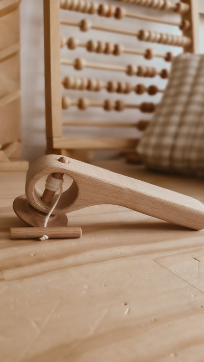 Handmade wooden pull-string spinning top | vintage style | Coffee & Cream Collection