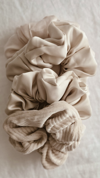 XLarge Handmade Scrunchie | Shot cream silk | Coffee & Cream collection
